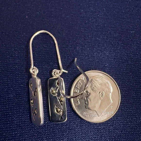 SOLD ⬇️Price Drop⬇️Elegant Dangling Sterling Silver Earrings - Picture 4 of 4